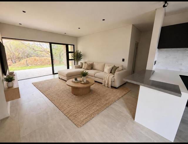 2 BEDROOM TOWNHOUSE FOR SALE IN SABLE HILLS
